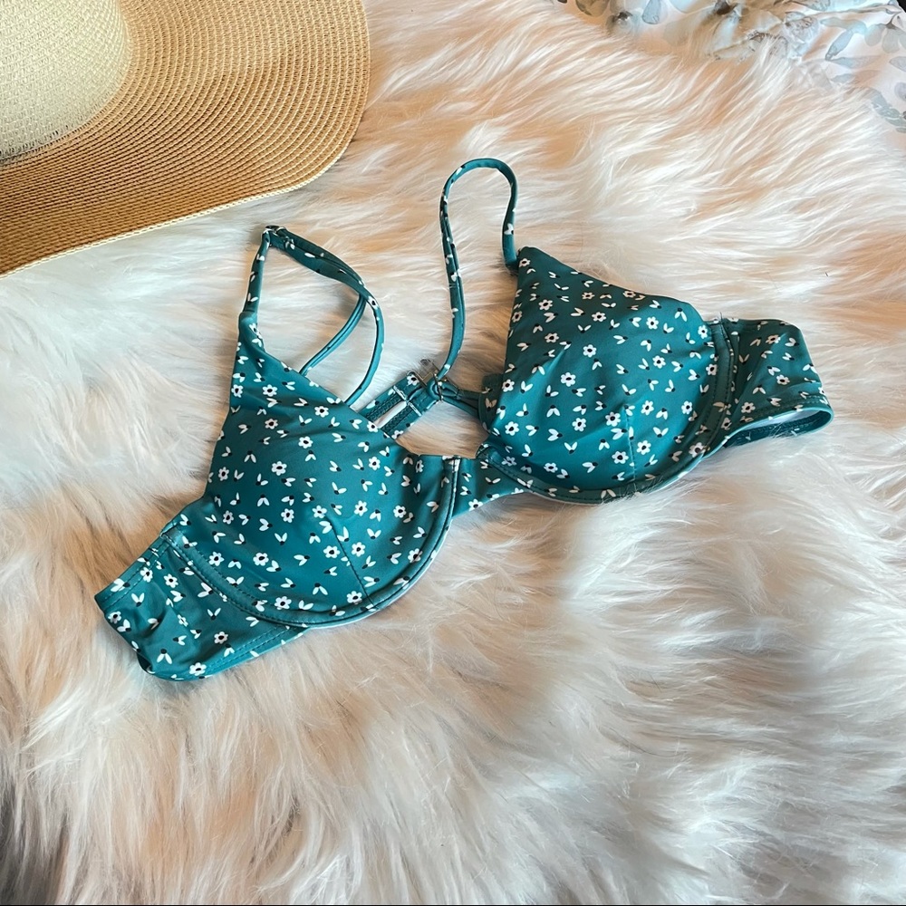 NEW ditsy floral bikini top MED / LG